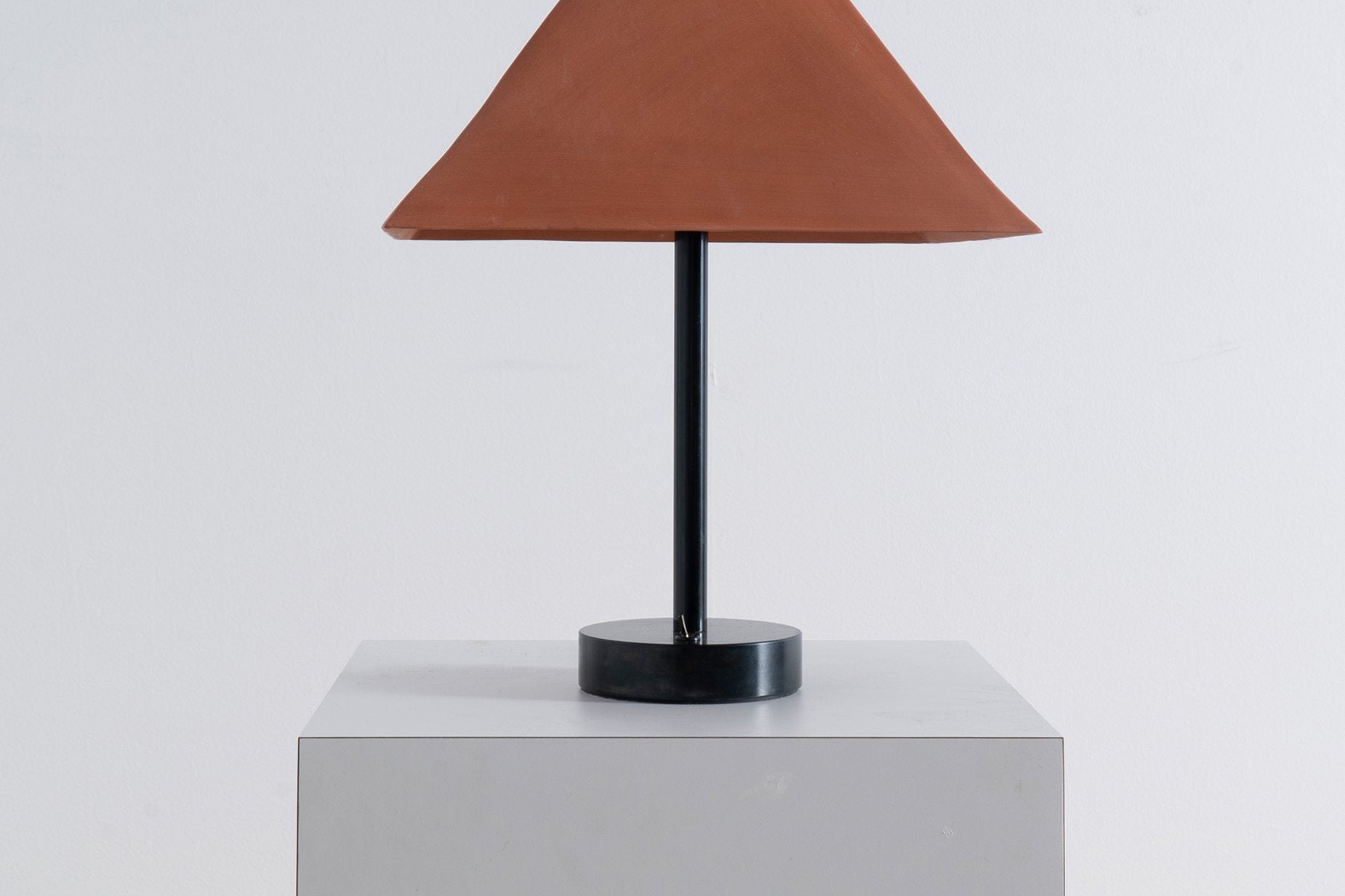 Pyramid fashion floor lamp