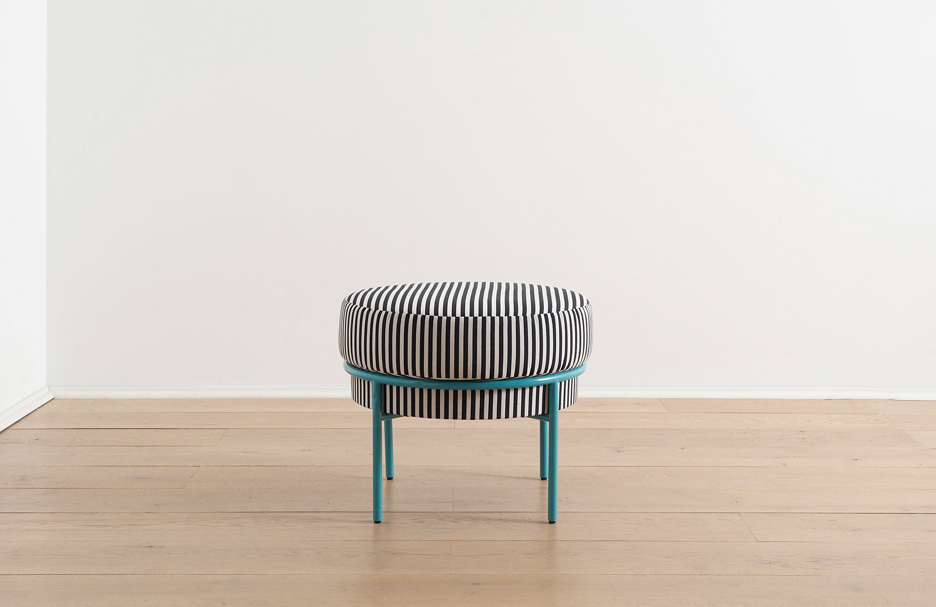 Madda Round Ottoman – ZZ Driggs